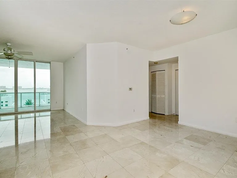 7900 Harbor Island Dr #601 — Photo 4