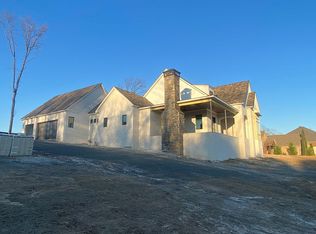 160 Manitou Dr, Maumelle, AR 72113