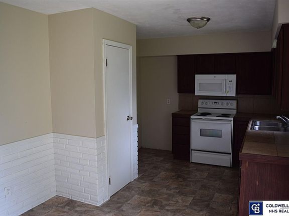 4th image of 12650 Westwood Ln