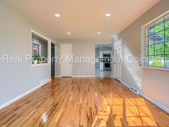 4th image of 1299 S Marshall Ct