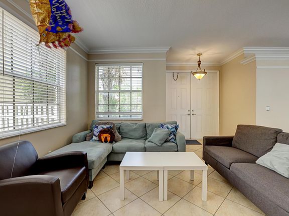 3rd image of 11204 SW Kingslake Cir
