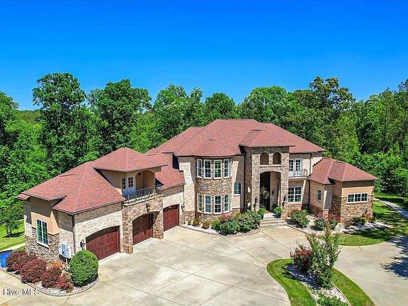 4th image of 305 Alabaster Court