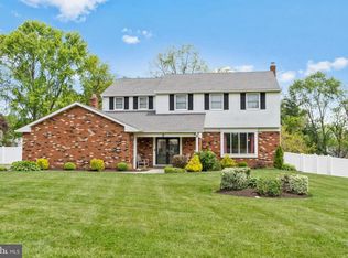 2 Cherokee Dr, Richboro, PA