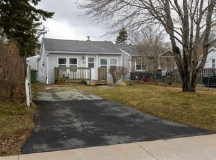 57 Chadwick St, Dartmouth, NS B2Y2M2