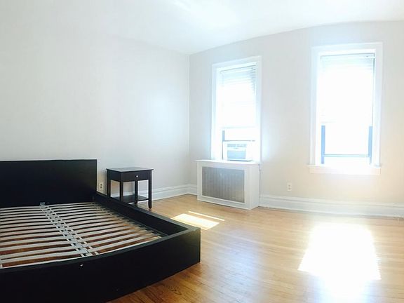 4th image of 36 Duncan Ave #606