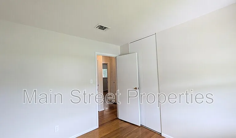 2117 Pullman Cir — Photo 32