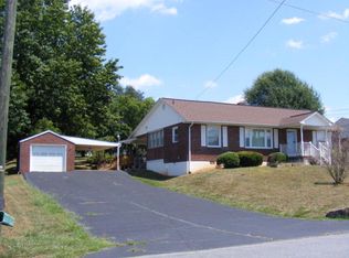 48 1st St, Collinsville, VA 24078