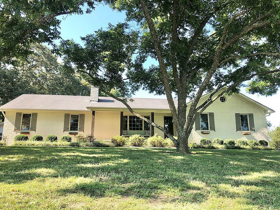 1st image of 305 Wade Dr
