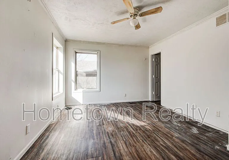2701 S Phillips Ave — Photo 24