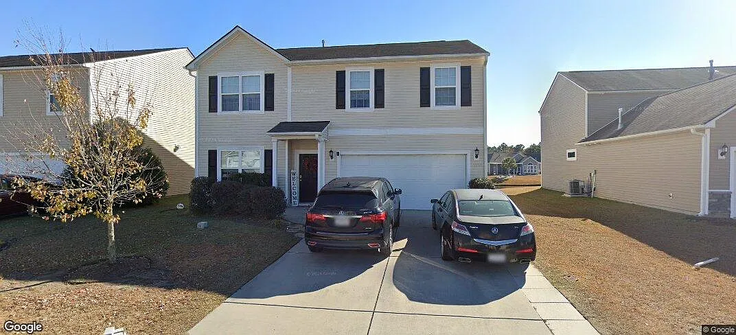 5 bed, 2.5 bath, 2900 sqft, $2,600 — Photo 1