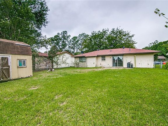 3rd image of 318 Teakwood Dr