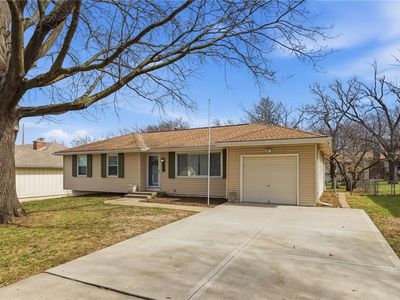 8519 Stearns Ave, Overland Park, KS, 66214