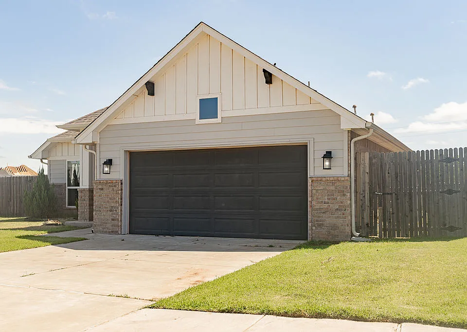 15708 Vermillion Dr