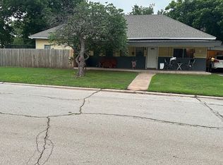 1726 W Texas Ave, Chickasha, OK 73018