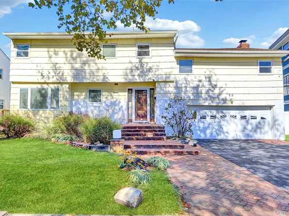 25 Park Circle, Cedarhurst, NY 11516