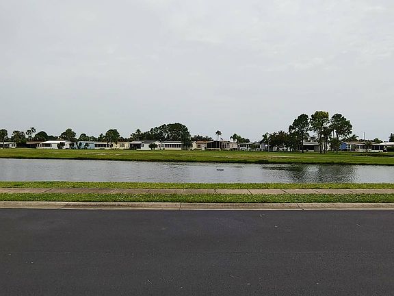 2nd image of 1920 Pier Dr