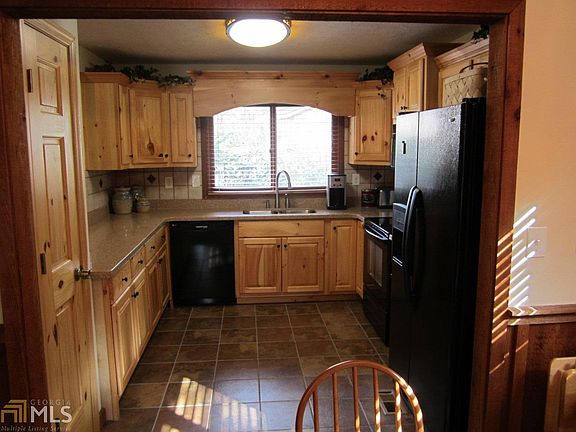 4th image of 330 N Berrong St