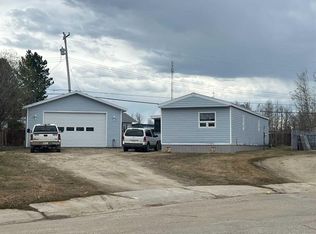 403 NE 9th St, Fox Creek, AB T0H1P0
