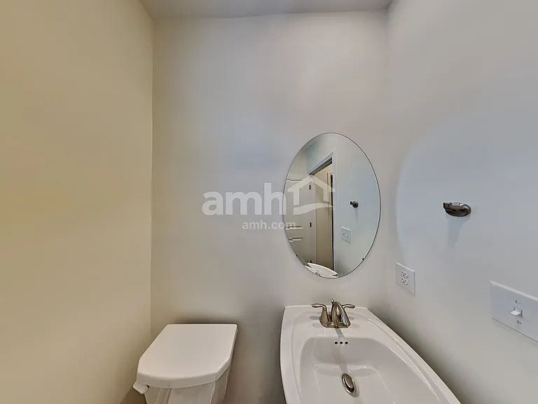 2128 Williamshire Ln — Photo 11