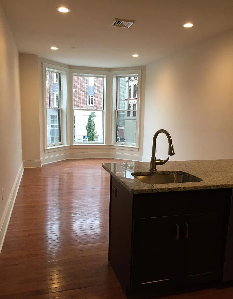 1 bed, 550 sqft, $1,900 — Photo 1