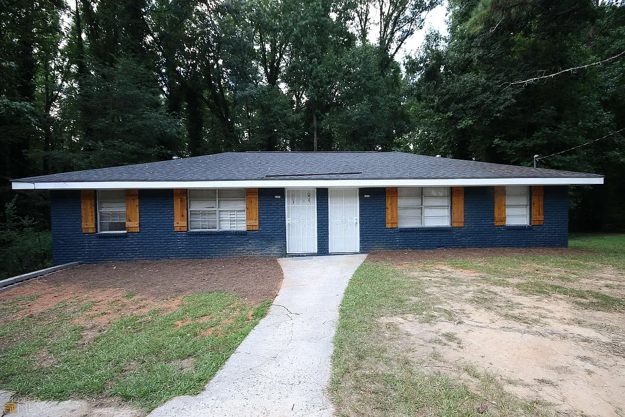 2 bed, 900 sqft, $1,300 — Photo 1