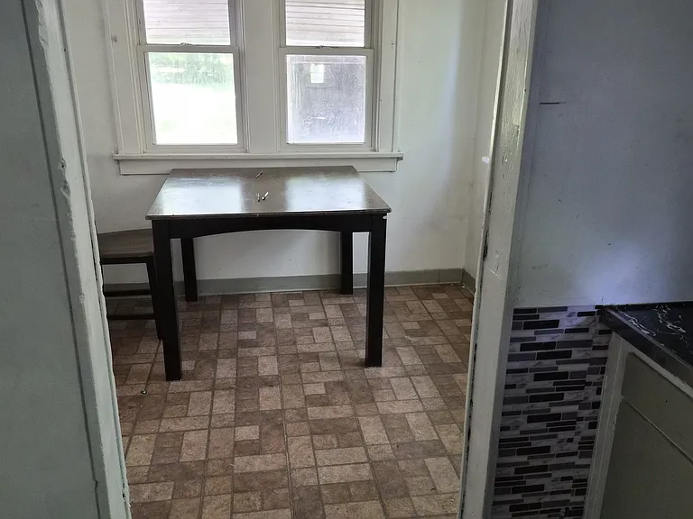 1152 Pomona Rd — Photo 7