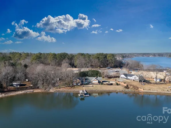 3474 Lake Wylie Dr, Rock Hill, SC 29732