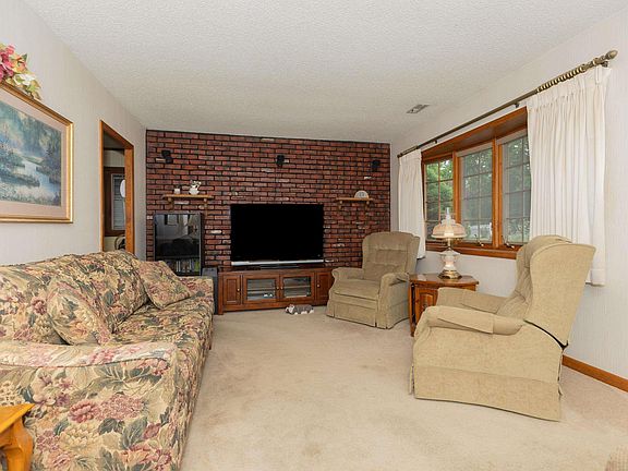 3rd image of 3600 Baker Ave