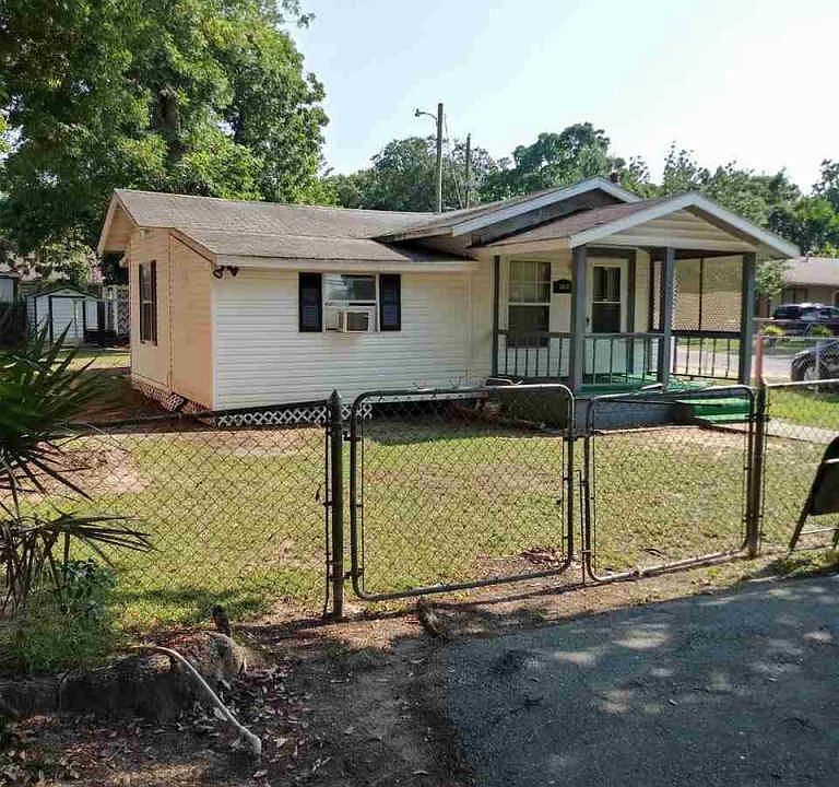 1st image of 2621 W Lee St