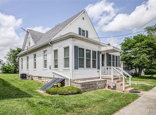 207 E Arch St, Jerseyville, IL 62052