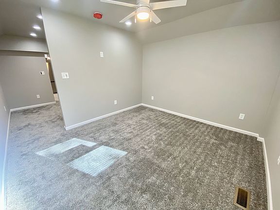 5th image of 7207 Harney Ave