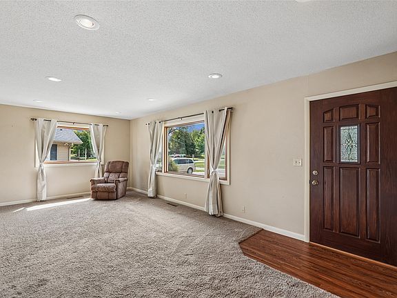 3rd image of 404 Columbus St