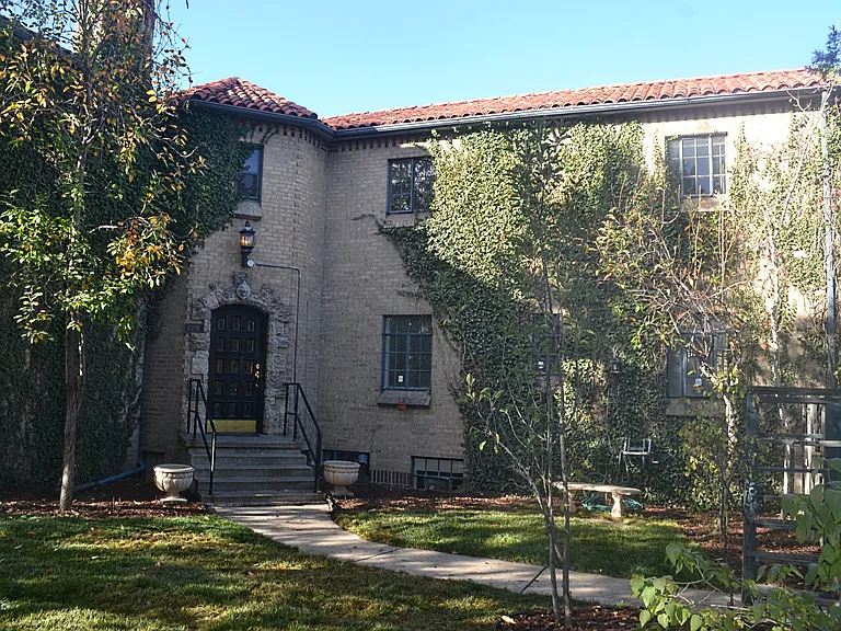 3906 E 2nd Ave — Photo 4