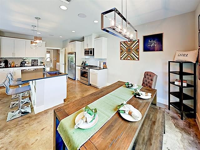1st image of 3009 Kuhlman Ave