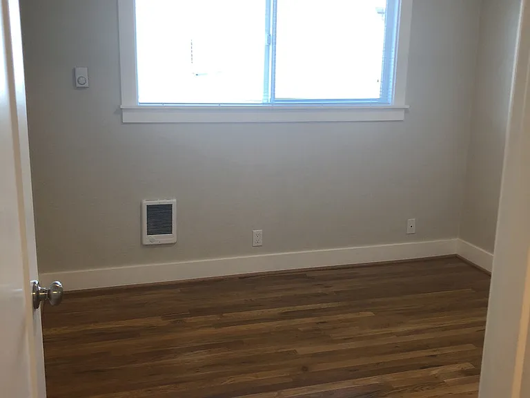 Taggart Apartments — Photo 14