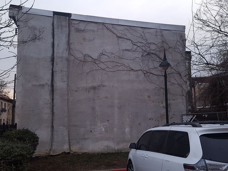 2nd image of 2040 N Orianna St