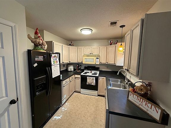 4th image of 106 Berry Ct