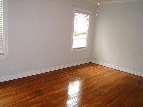 5th image of 4212 Kansas Ave