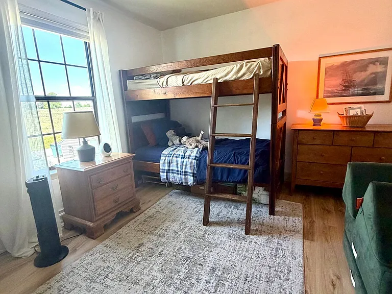 60 Carriage House Dr — Photo 25