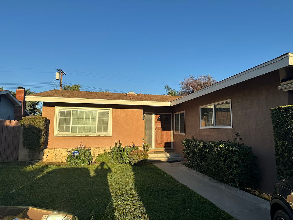 1st image of 9224 Sophia Ave