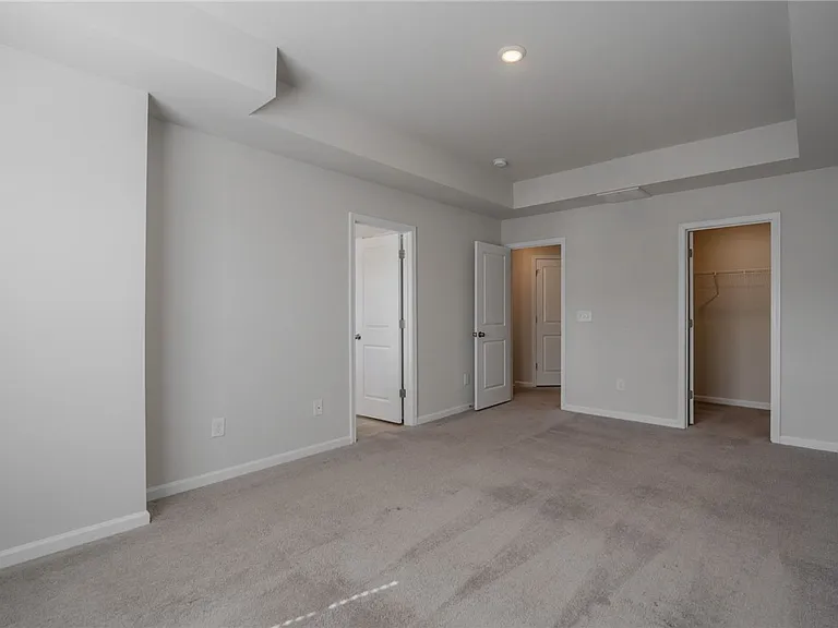 14 Loebner Ln — Photo 23