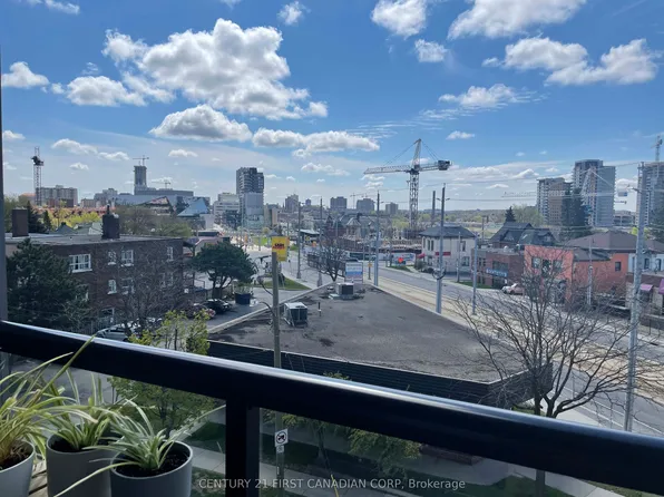 690 King St W, Kitchener, ON