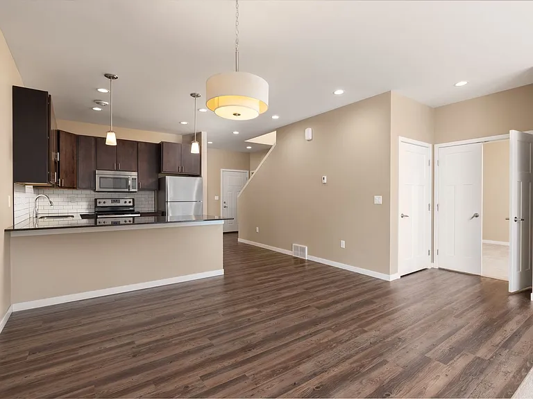 Retreat Townhomes — Photo 20
