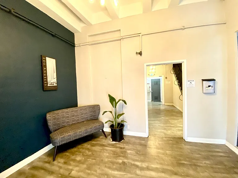 5613 Carlton Way #210 — Photo 14