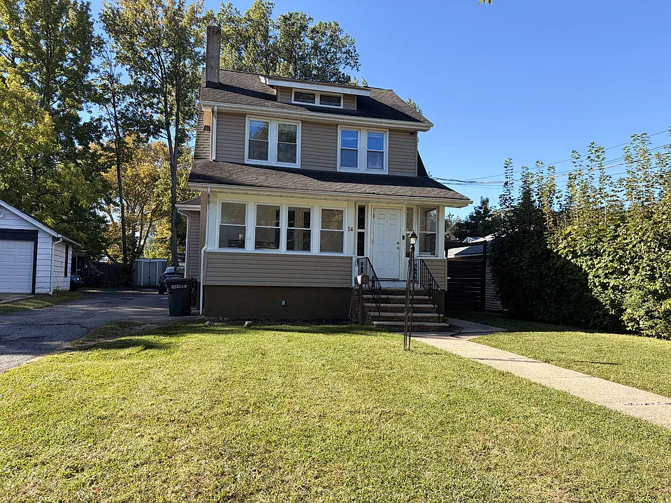 54 Bogert St