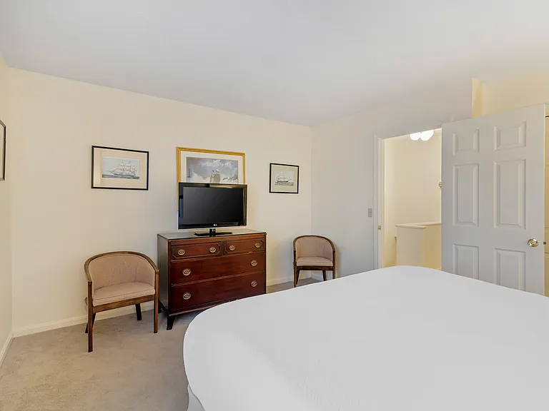 162 Main St #CD1 — Photo 2
