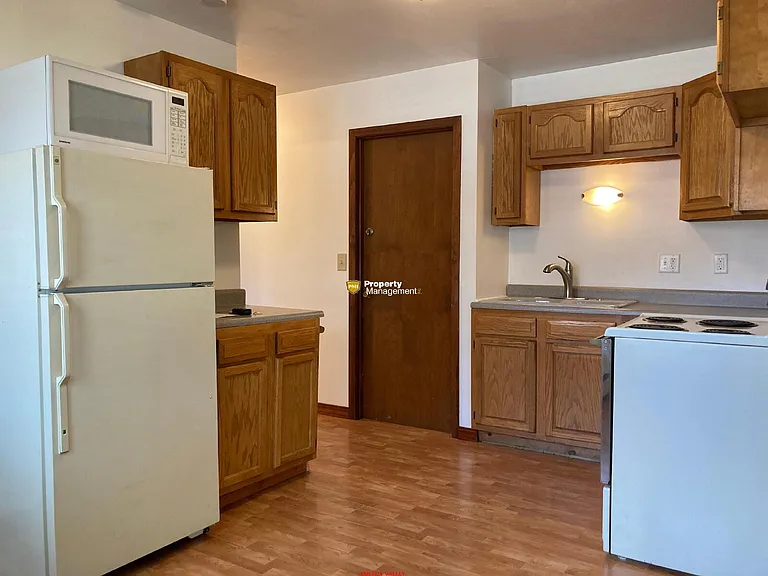 954 W Cecil St — Photo 8
