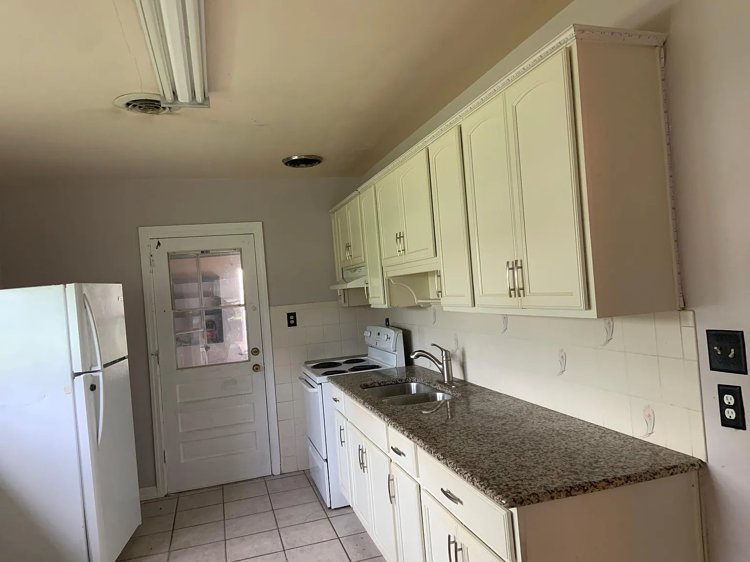 3 bed, 1134 sqft, $1,500 — Photo 4