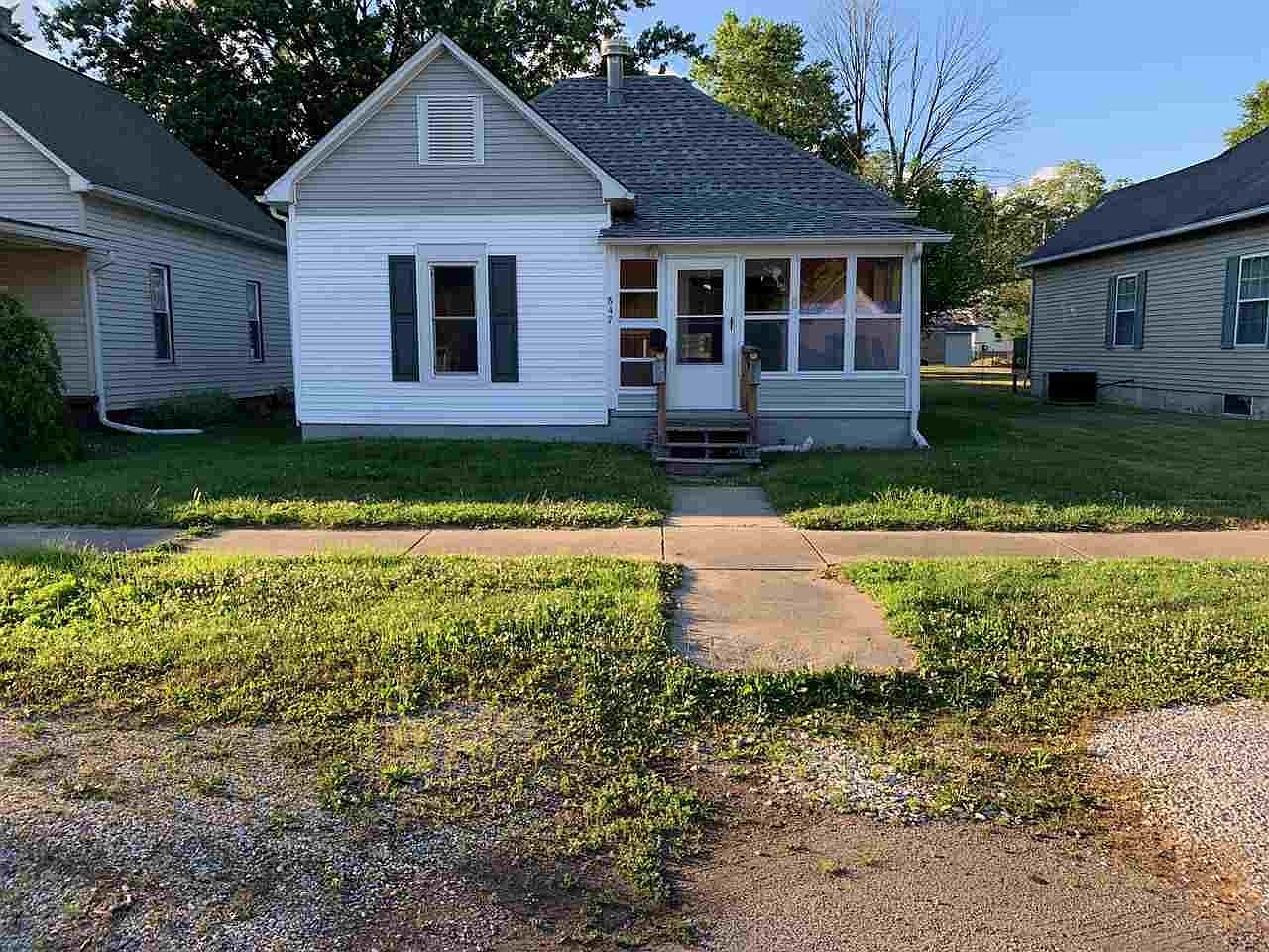 847 Walnut St, Clinton, IN 47842 | Zillow