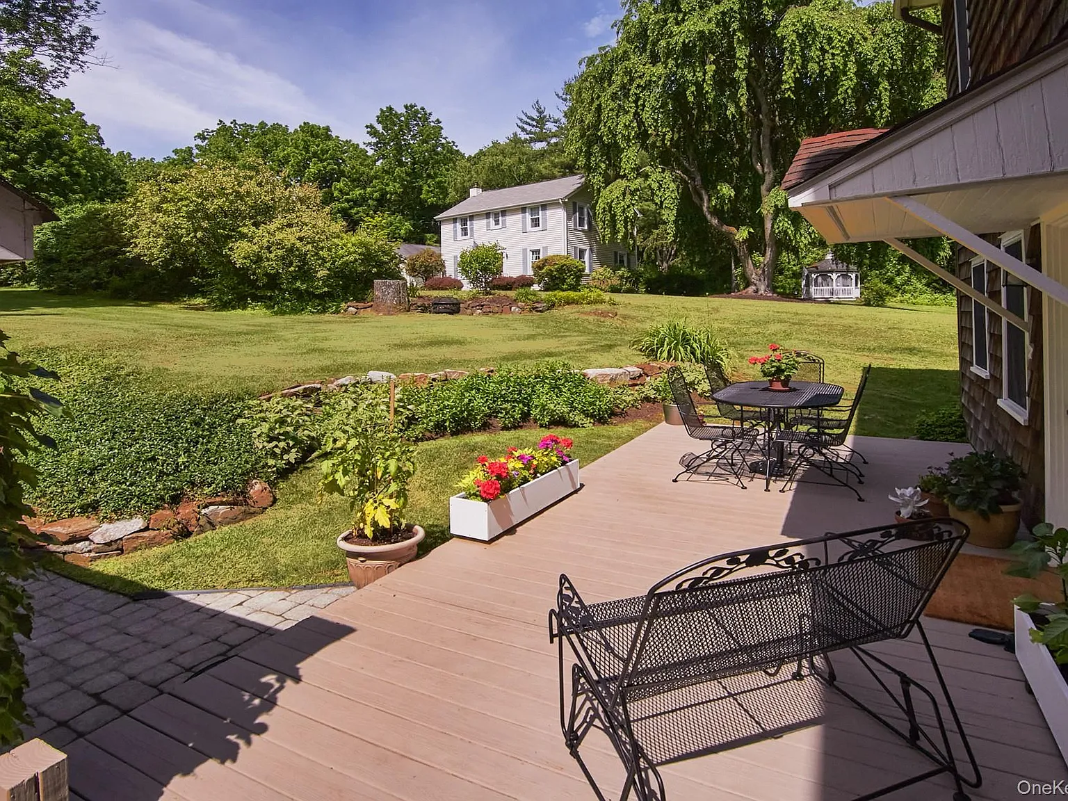 3 bed, 2.0 bath, 2114 sqft, $3,600 — Photo 3